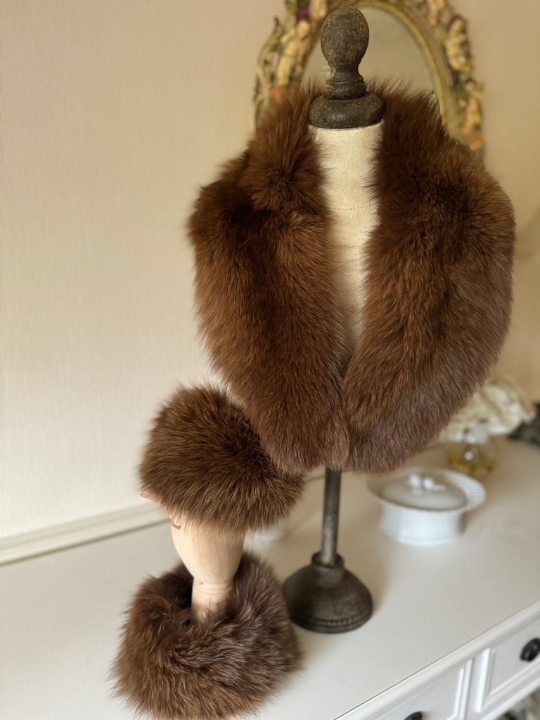 Tan fox fur collar 